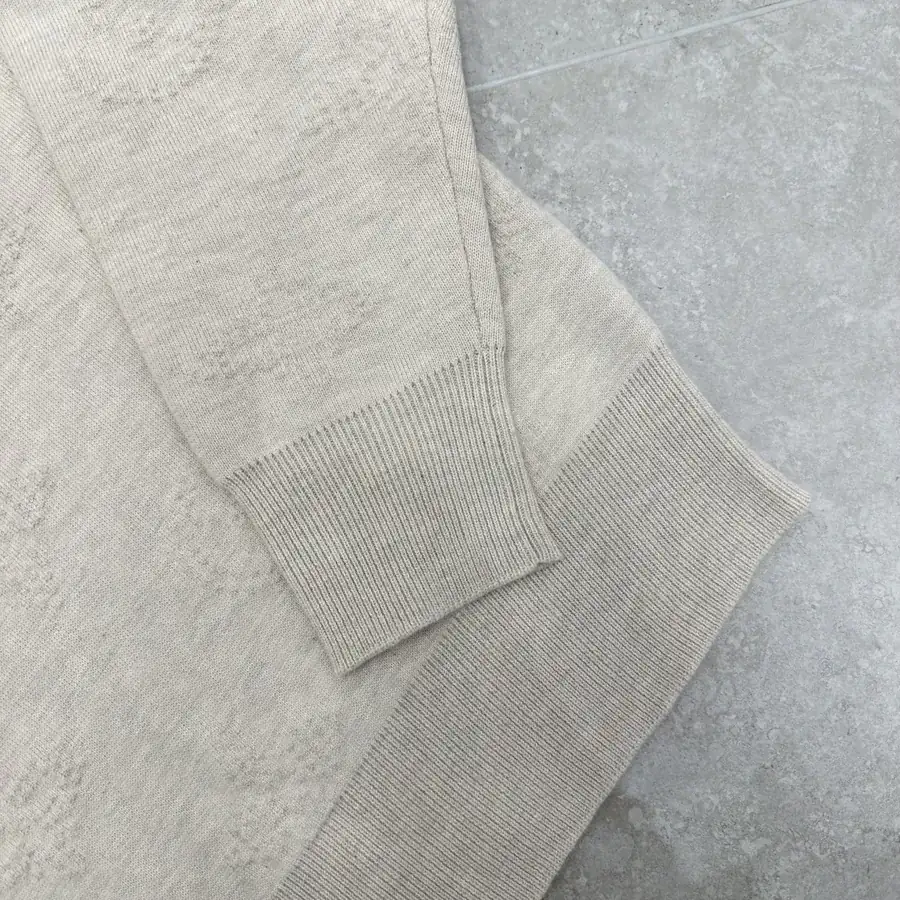 1V Knit Sweater