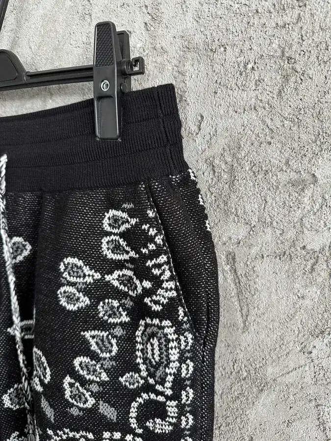ALANUi 2025SS Cotton Shorts with Cashew Flower Pattern