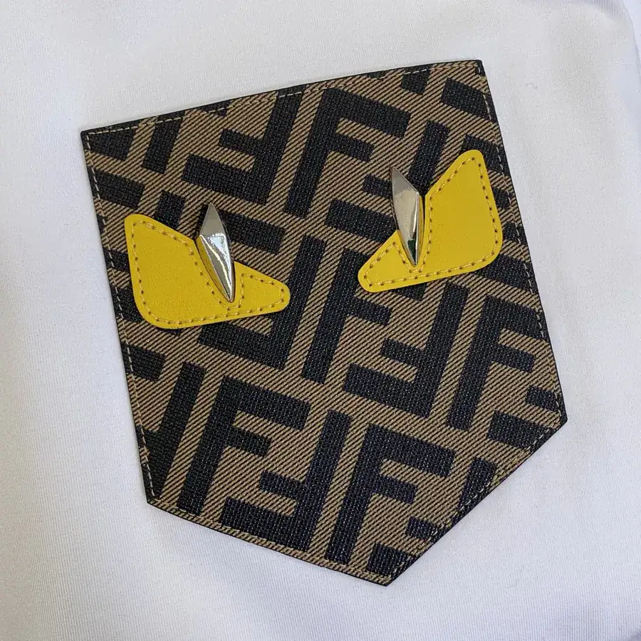 FE&NDI 25春夏 New Collection Patch Pocket Metal FF Label Short Sleeve T shirt