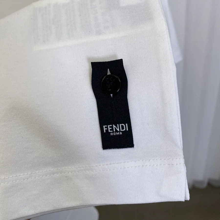 FE&NDI 25春夏 New Collection Patch Pocket Metal FF Label Short Sleeve T shirt