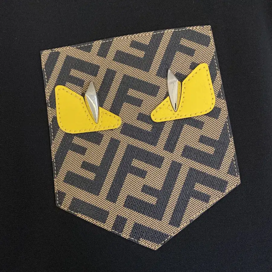 FE&NDI 25春夏 New Collection Patch Pocket Metal FF Label Short Sleeve T shirt