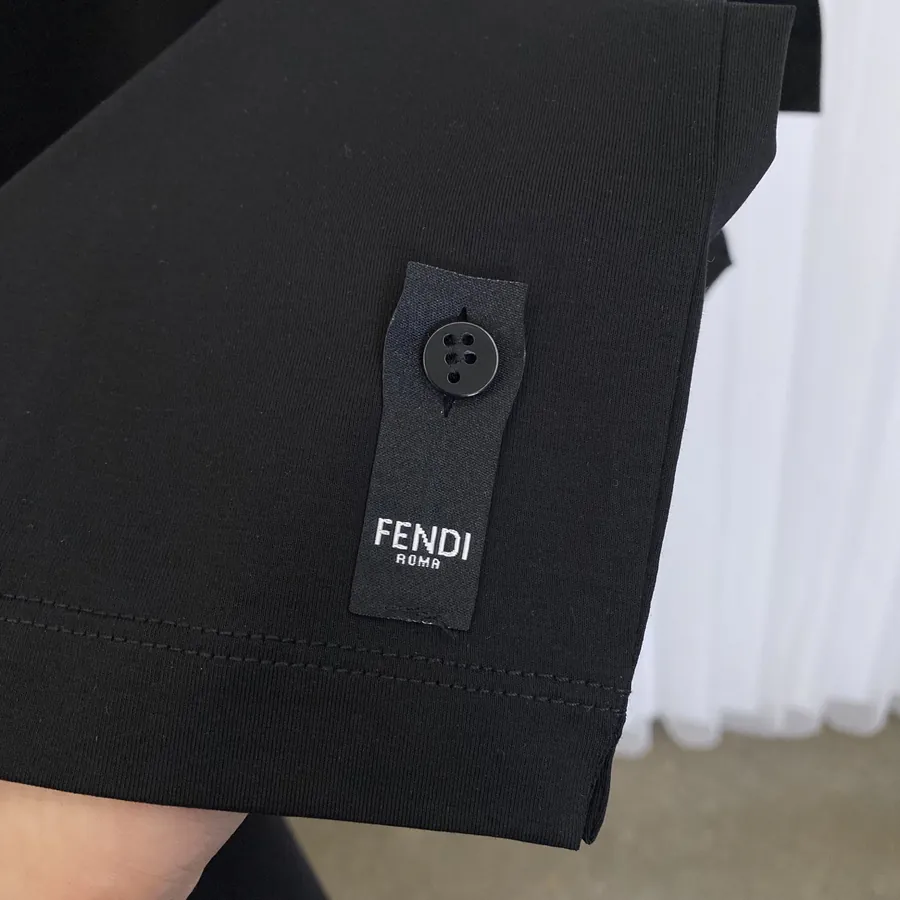 FE&NDI 25春夏 New Collection Patch Pocket Metal FF Label Short Sleeve T shirt