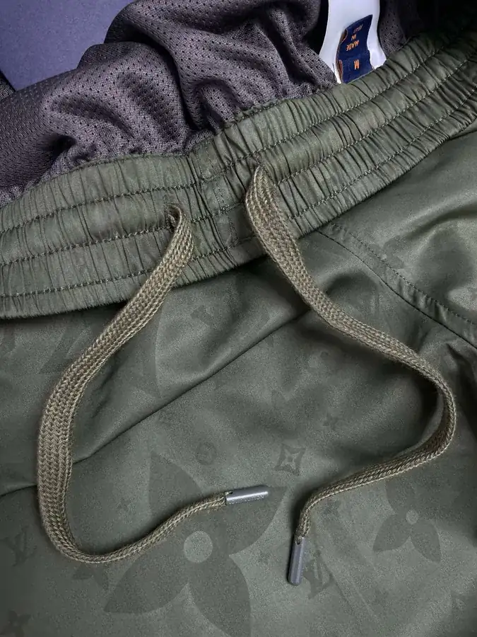 1V New Beach Shorts Classic and Timeless Design