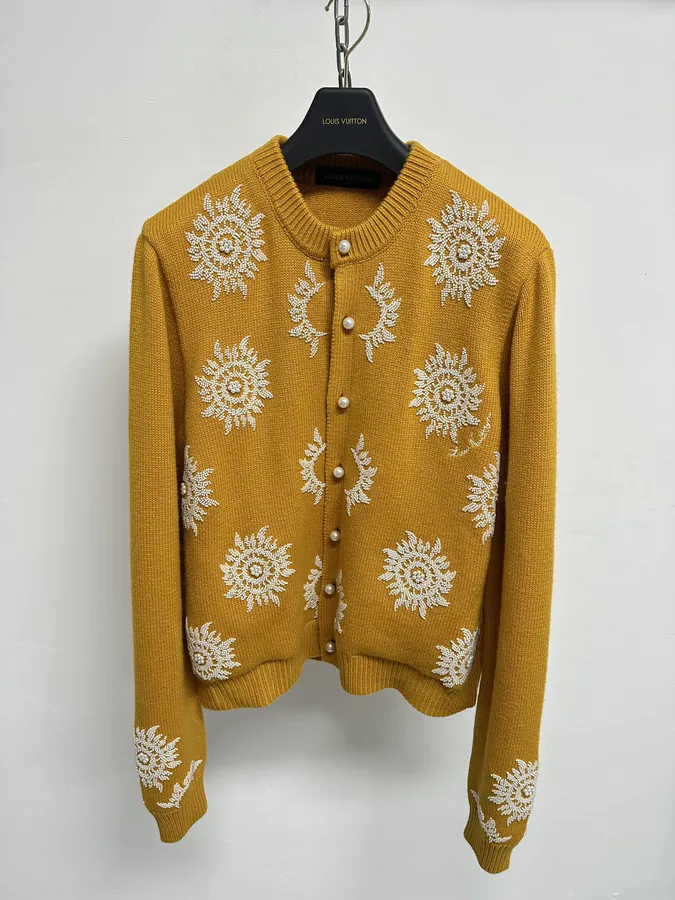 P990 Handmade Sweater from Lujia