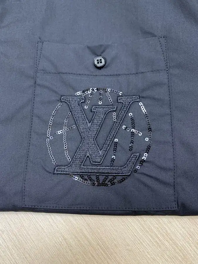 1V Beaded Embroidered Short Sleeve Shirt