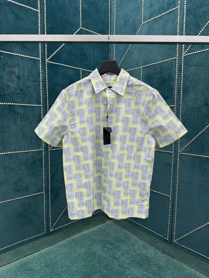 25ss Spring Summer New Short Sleeve Oxford Shirt with Grained Calfskin and Marque L.Vuitton Déposée Label