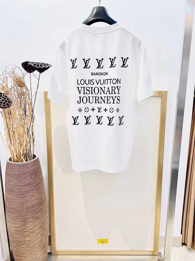 1V Louis Travel T Shirt Green and White