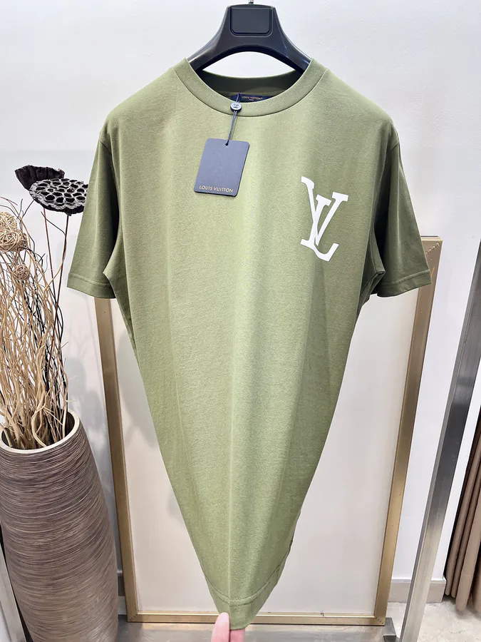 1V Louis Travel T Shirt, Green and White, Unisex