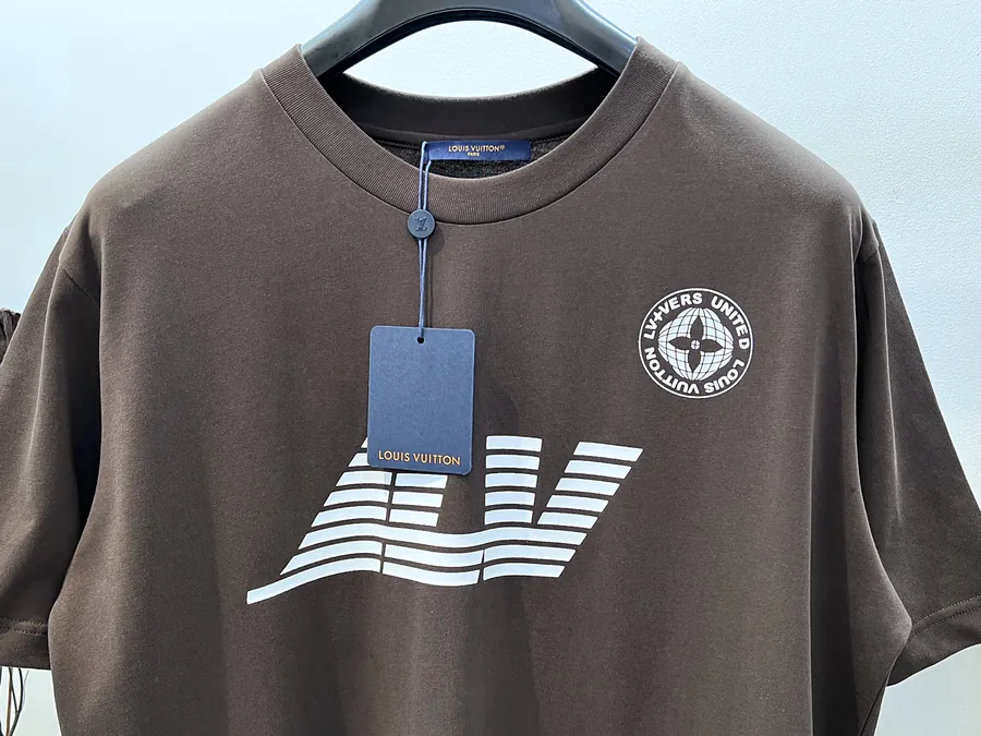 1V Louis Travel T Shirt