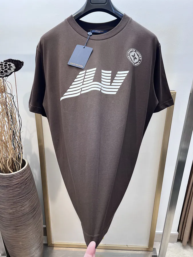 1V Louis Travel T Shirt