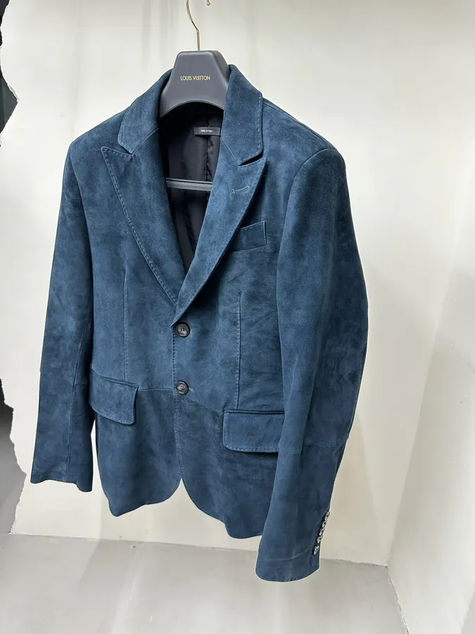 TOM FORD Men's Tailored Blazer with Handcrafted Buttons