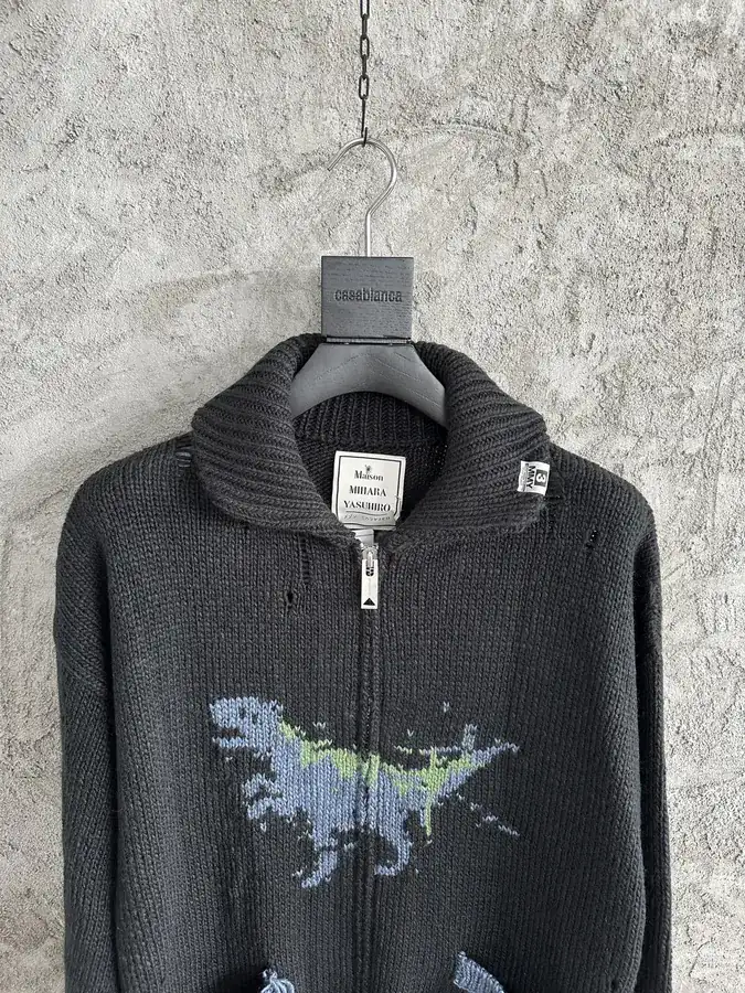 Maison MIHARA YASUHIRO 2024SS Dragon Print Handmade Ripped Vintage Sweater with Zipper