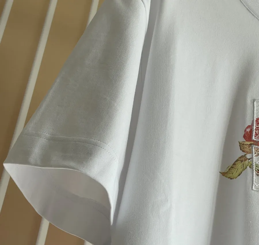 P170 G V C T Shirt with Flower Design 🌹 One Size