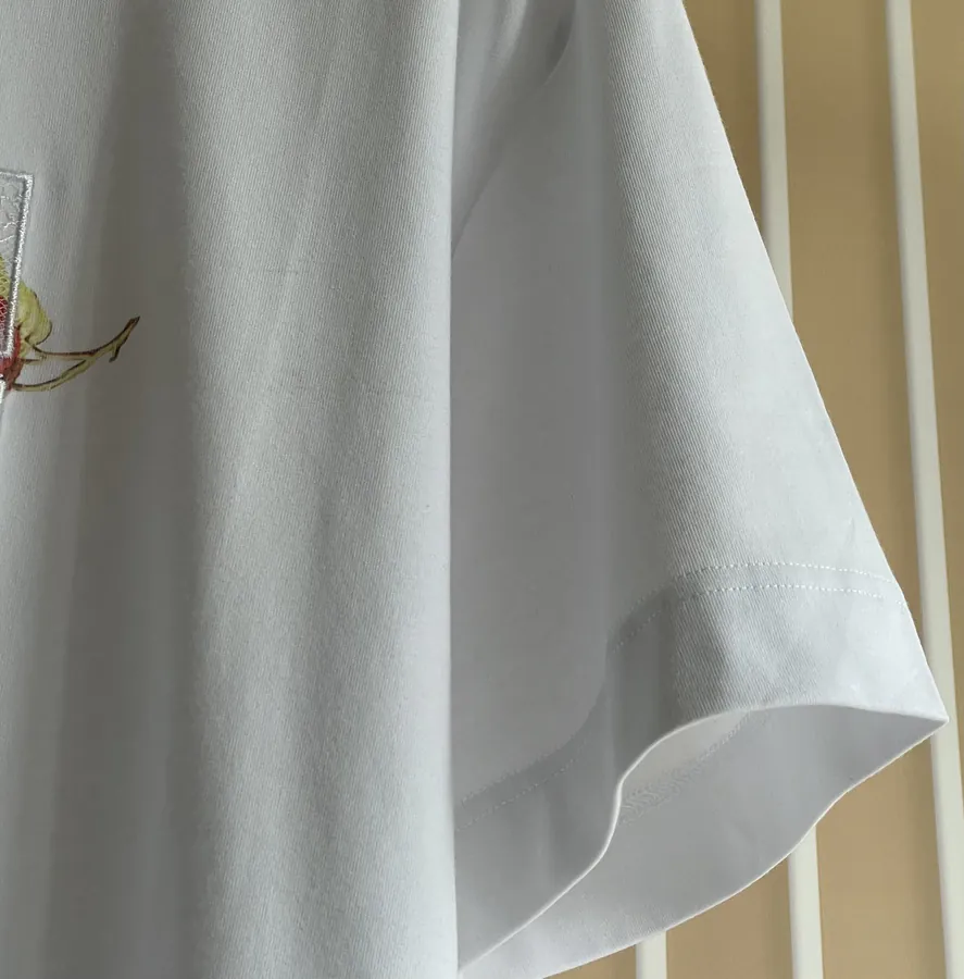 P170 G V C T Shirt with Flower Design 🌹 One Size