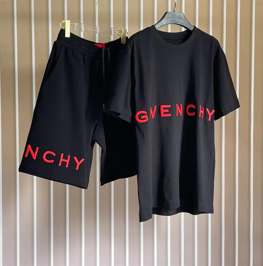P220 G V C Shorts with Embroidered Stripes