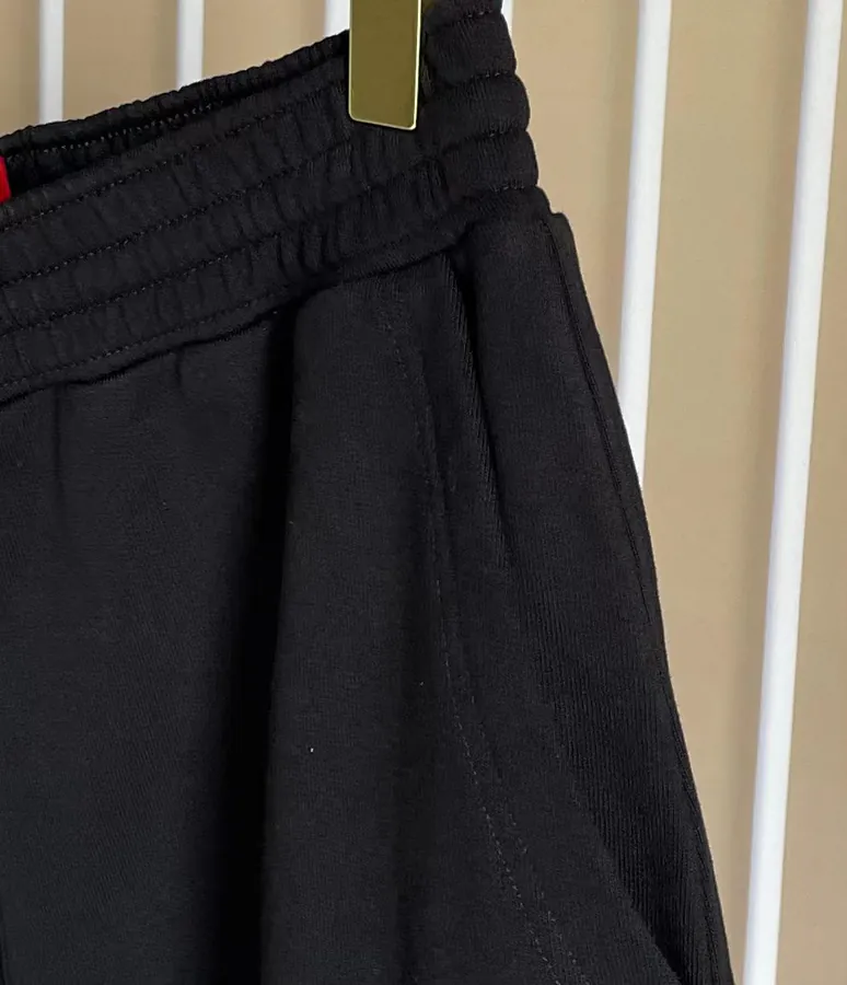 P220 G V C Shorts with Embroidered Stripes