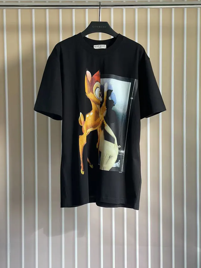 P170 G V C T Shirt with Deer Print One Size