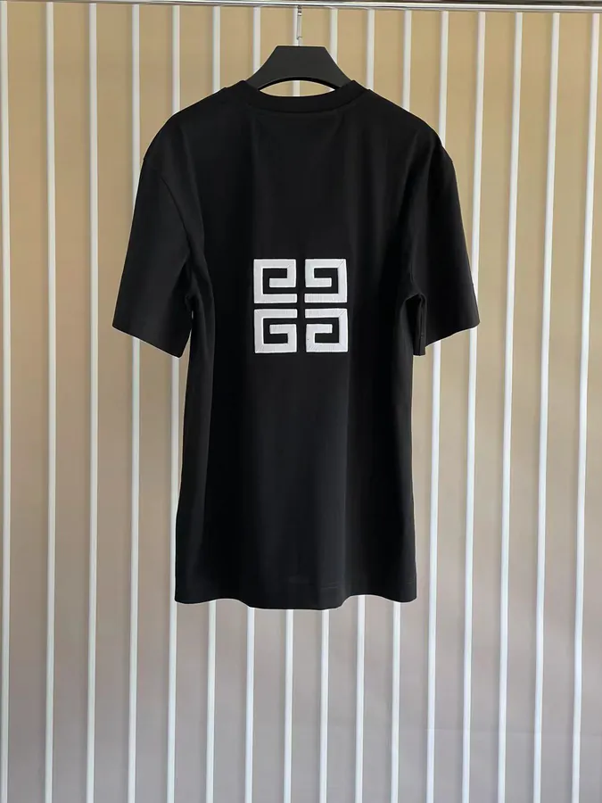 P170 G V C T Shirt Black Striped Letter