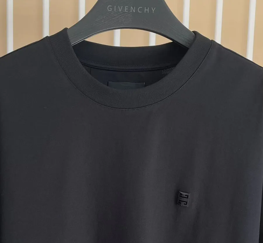 P170 G V C 💦 T Metal Logo Zip Code