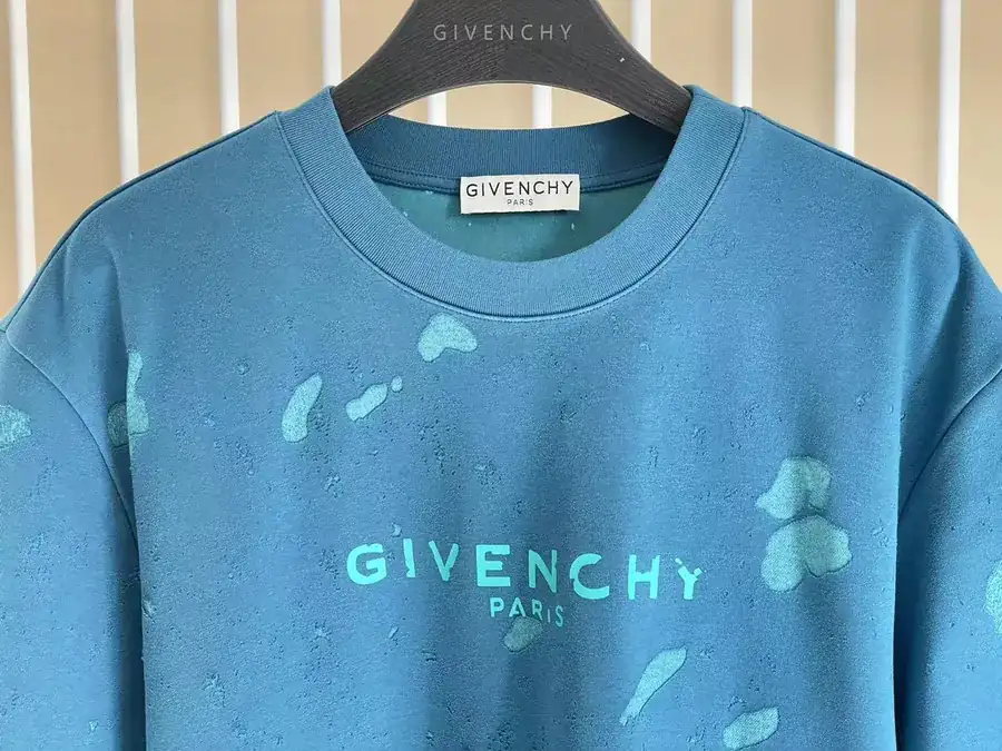 P175 G V C Small Letter Ripped Patchwork