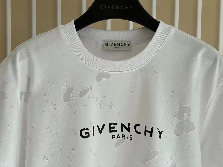 P175 G V C Small Letter Ripped Patchwork
