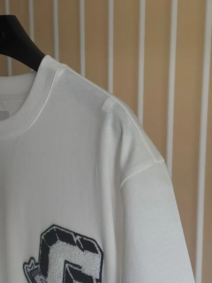 GVC T Embroidered Logo Large G