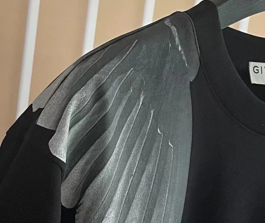 P170 G V C T Shirt with Large Wings One Size