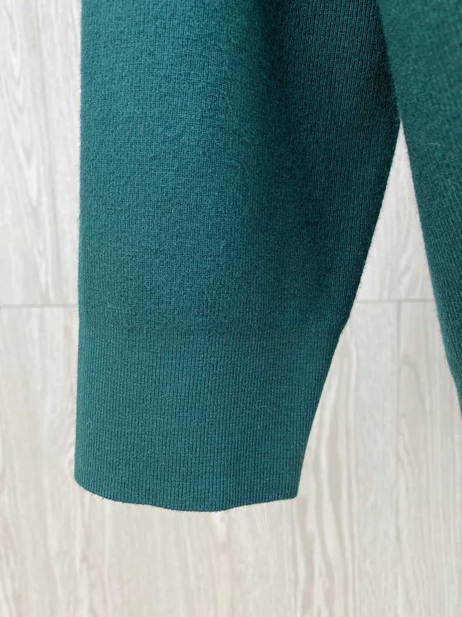 LW Spring 2025 New Collection Green Cashmere Knit Sweater