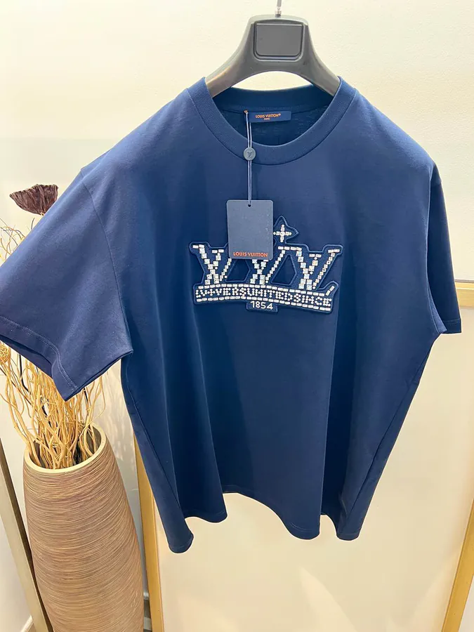 1V Louis 2025FW Cotton T Shirt with Brand Logo