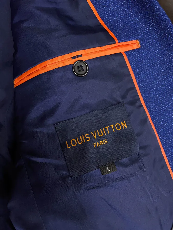 Boss Recommendation: 1V Luggage Men's Premium Leisure Suit