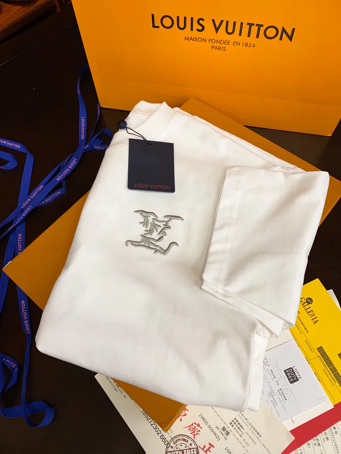 1V Leather Brand Stylish Short Sleeve for Men and Women