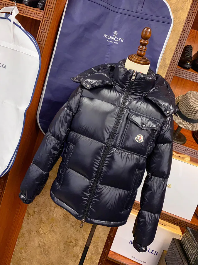 Monc Er 19FW Montbeliard 时尚三色条纹双拉链羽绒服