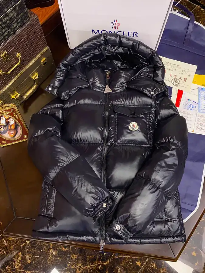 Monc Er 19FW Montbeliard 时尚三色条纹双拉链羽绒服