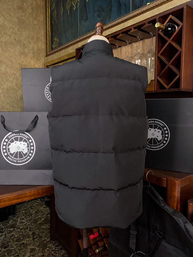 CANADA GOOES Men's & Women's Vest with Packaging Box