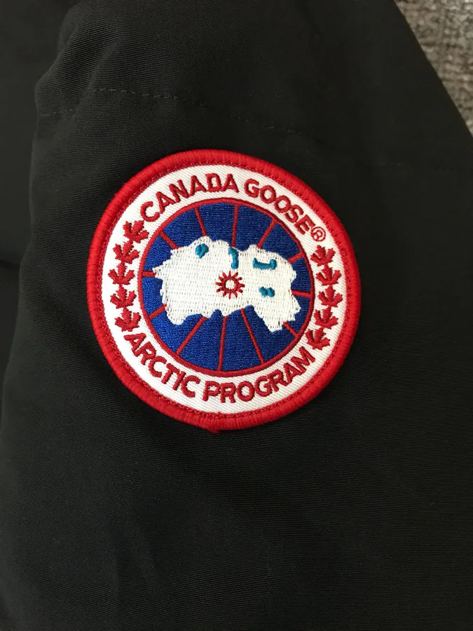 Canada Goose 30款 Emory Black Red Label
