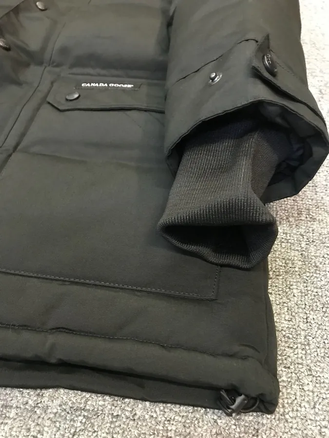 Canada Goose 30款 Emory Black Red Label