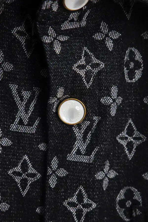 Original 1V Linen Shirt with Monogram Pattern