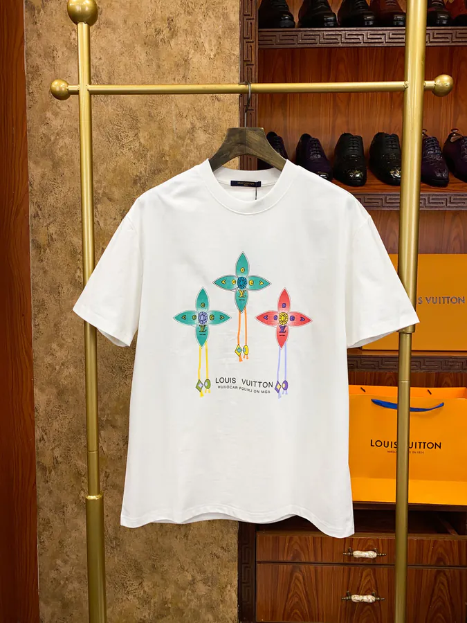 1V Lucci Trendy and Avant garde Unisex Short Sleeve