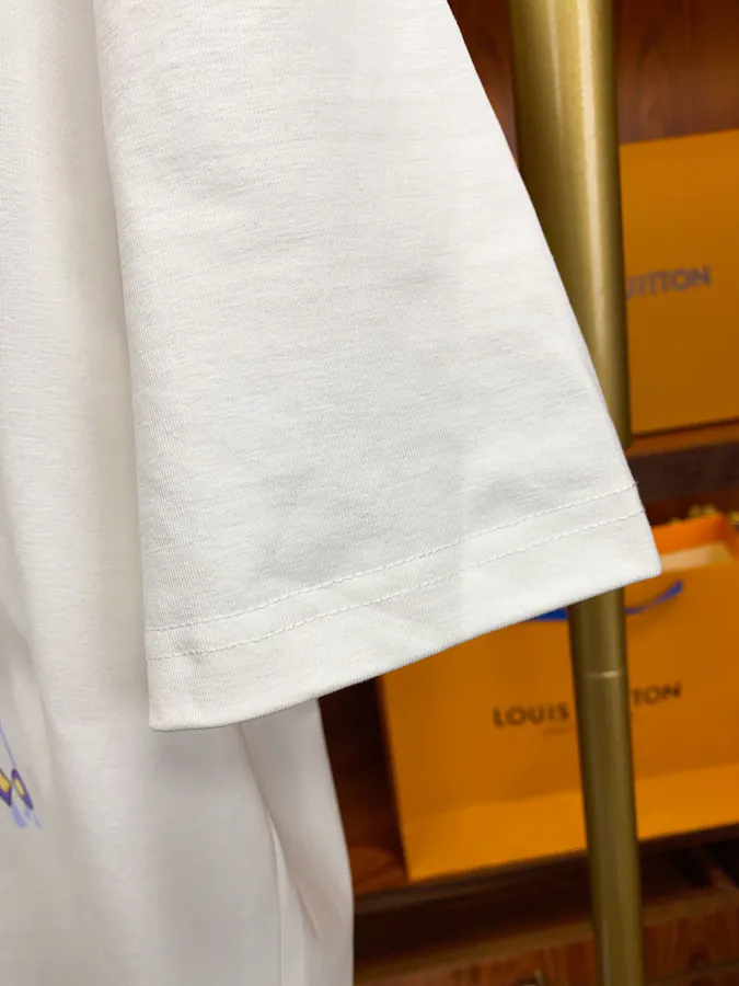 1V Lucci Trendy and Avant garde Unisex Short Sleeve