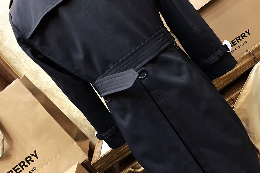 Burberry桑德林汉姆系列经典中长款风衣