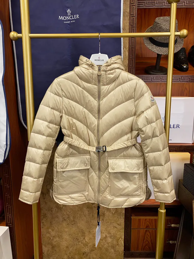 New Arrival Argenno Ladies Down Coat with Hood, Lightweight Design