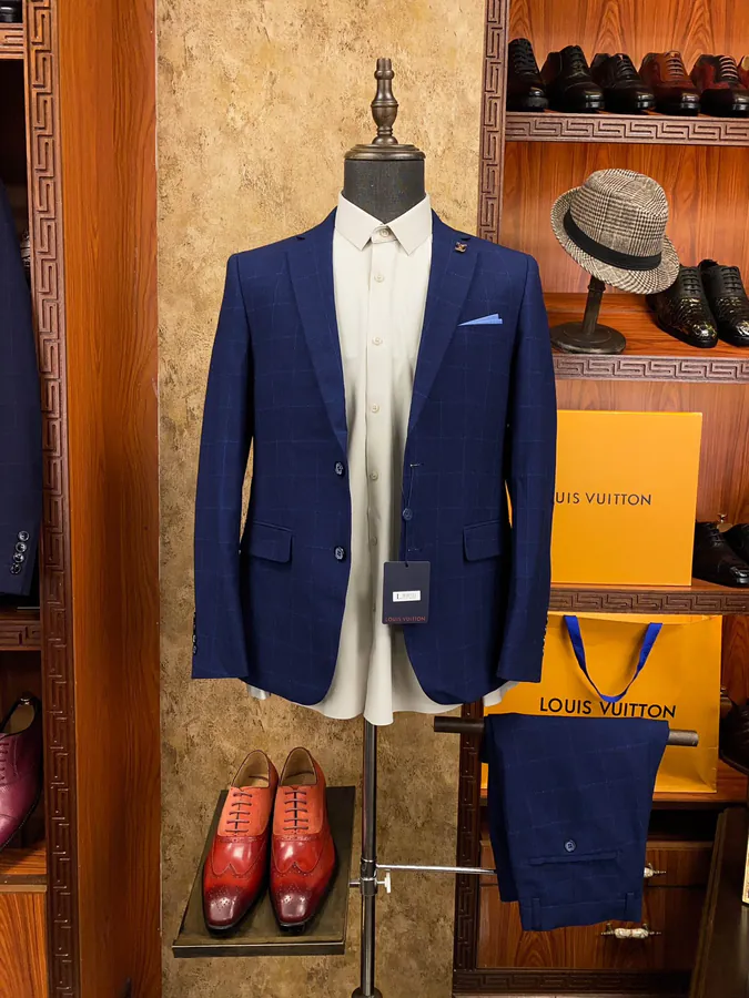 1V Authentic Leather Men's Suit Set