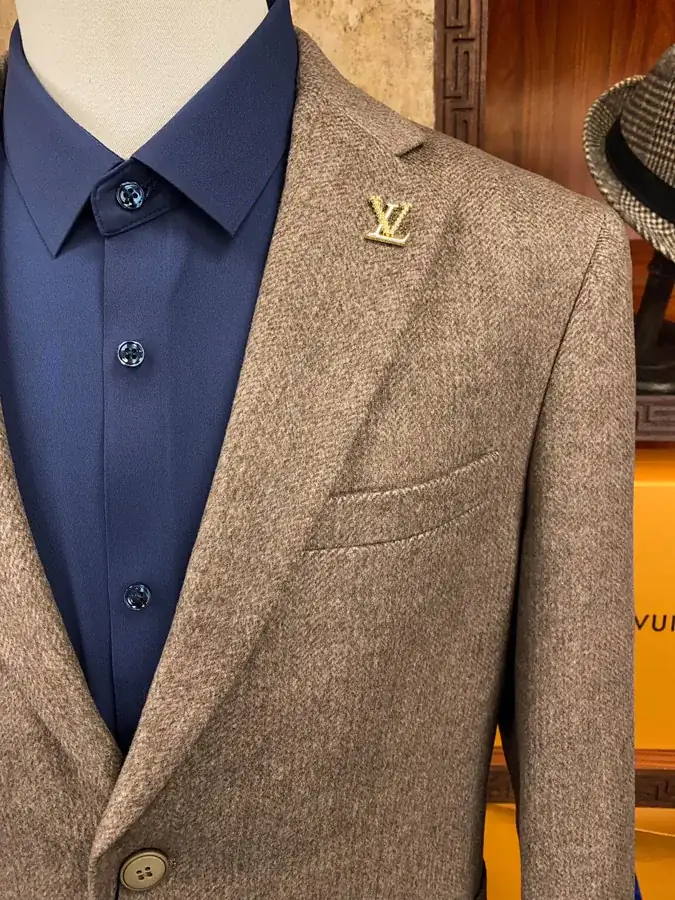 Boss Recommendation: 1V Luggage Men's Premium Leisure Suit