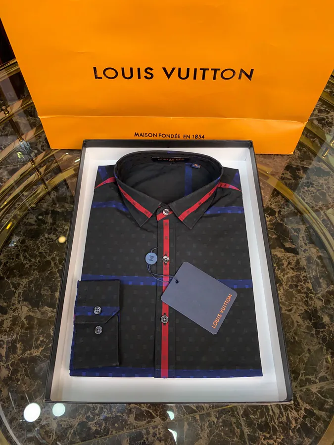 Brunello Cucinelli Men's Shirt with Perfect Lines