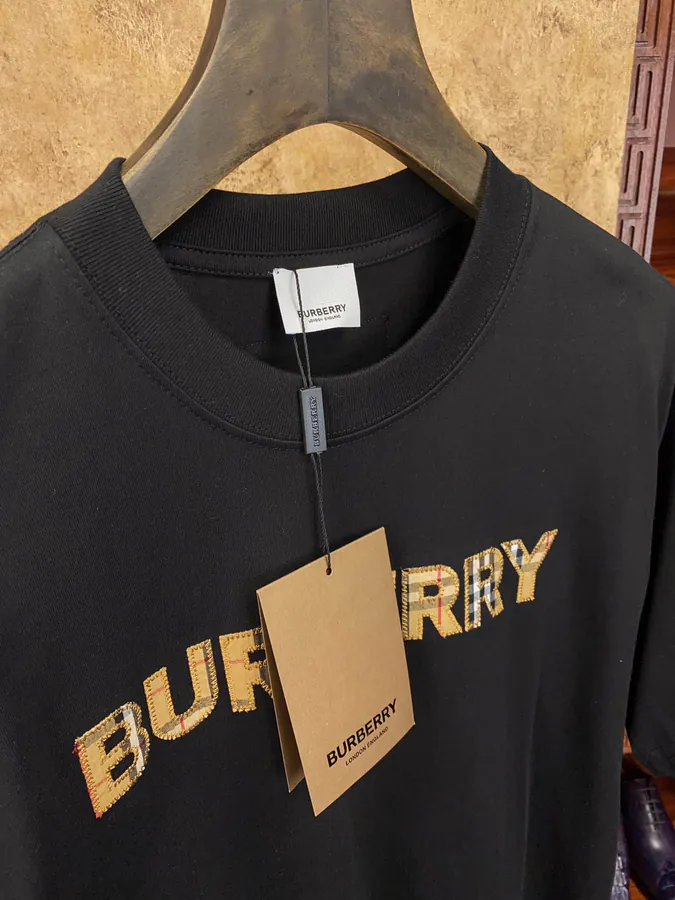 Burberr 2024格纹拼色刺绣短袖