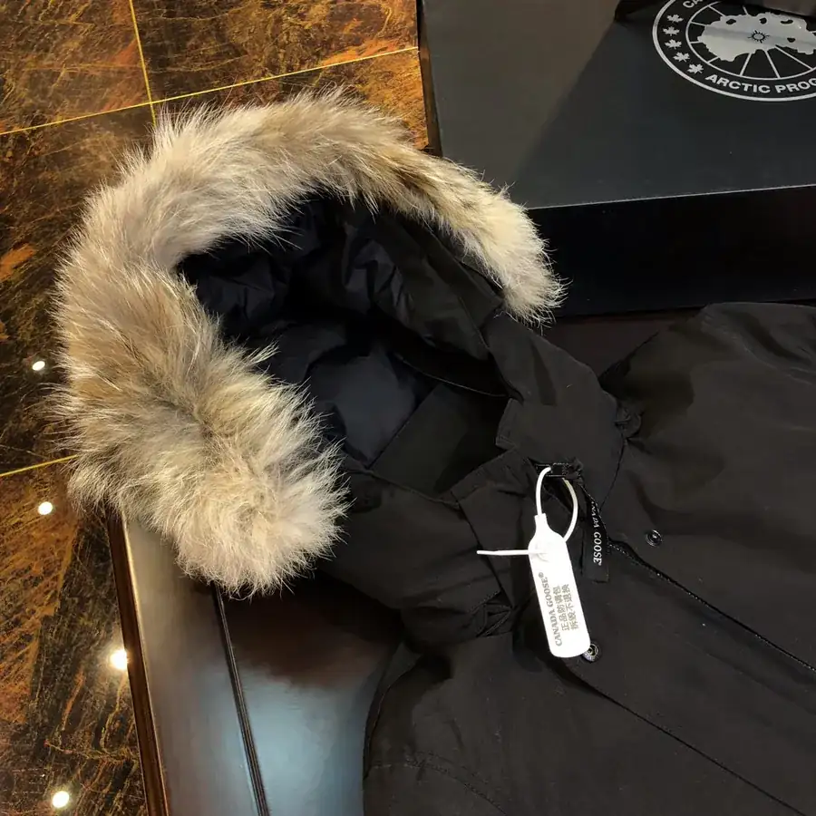 Canada Goose Womens Trillium Parka Classic Long Women's Down Jacket
