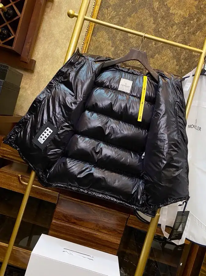 Moncler x Hiroshi Fujiwara Collaboration Earth Print情侣连帽羽绒服