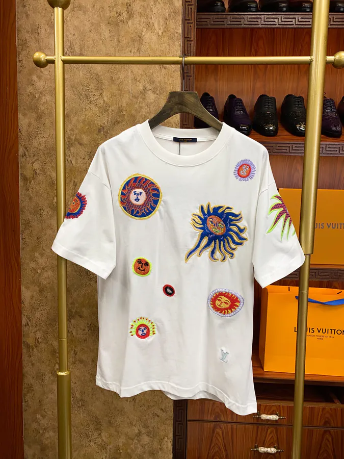 1V Lemaire 25ss Yayoi Kusama Collaboration Sunfish Embroidery T Shirt