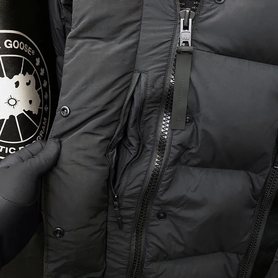 Canada Goose Long Coat Premium Quality, Unisex Design