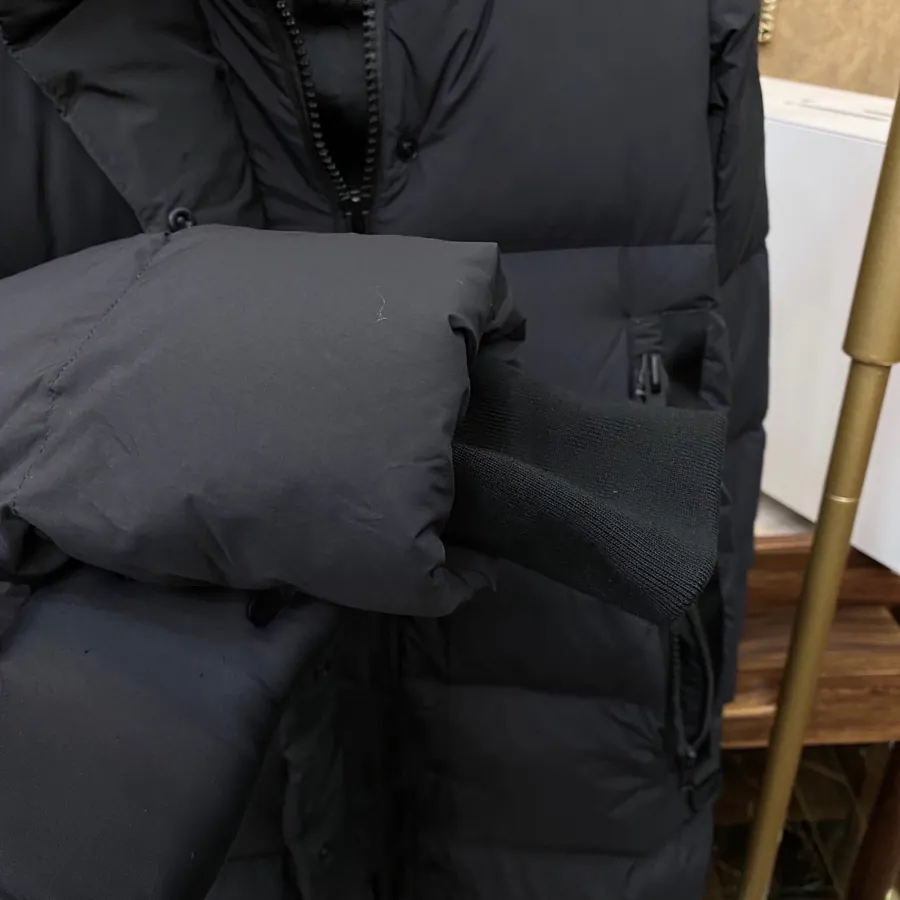 Canada Goose Long Coat Premium Quality, Unisex Design